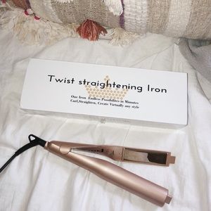 Twist Straightening Iron